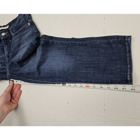 Levi's 311 shaping skinny capri Women's Size 8 Blue Denim Stretch - Picture 4 of 9